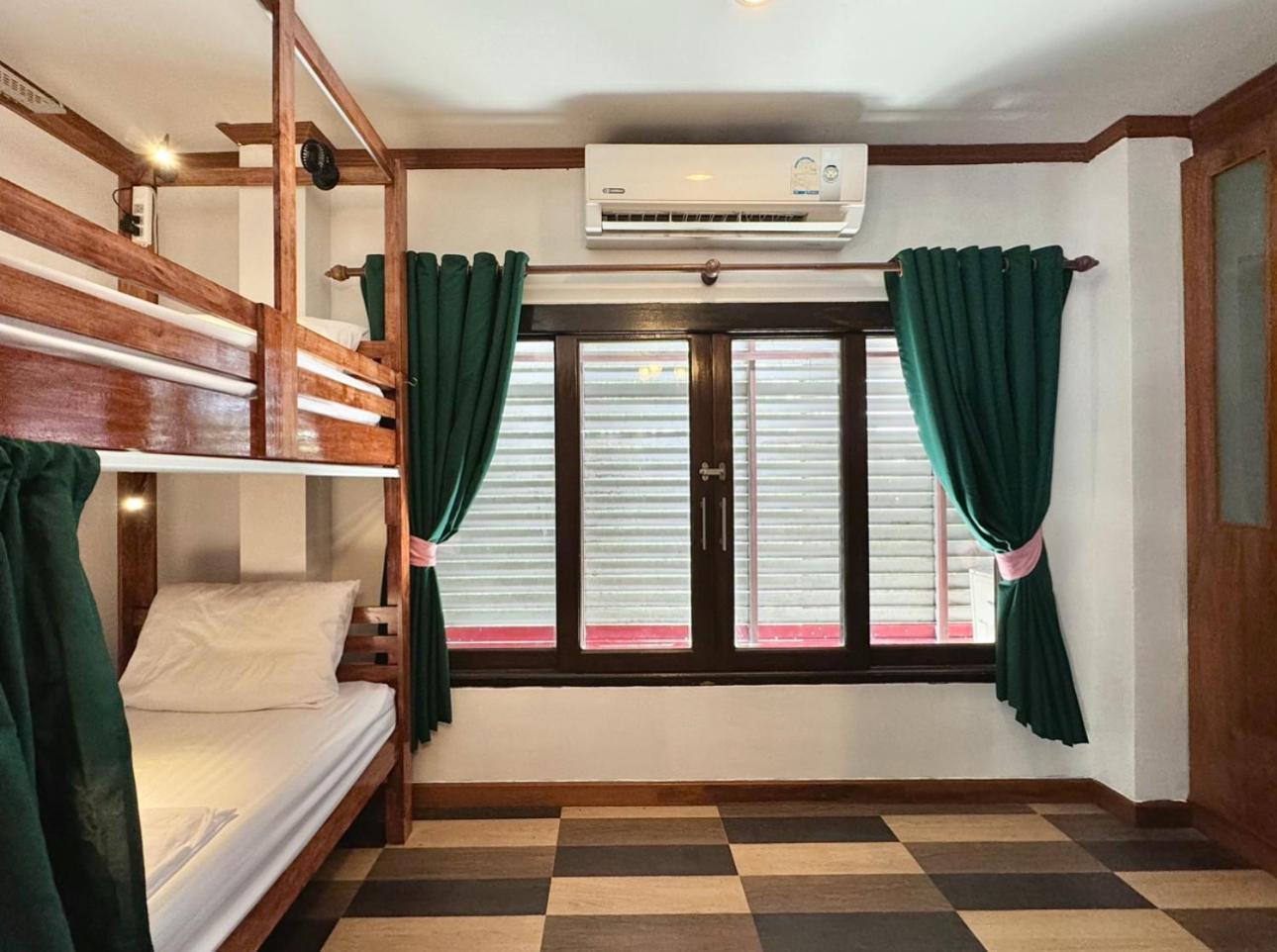 Propaganda Hostel Ko Pha Ngan Room photo