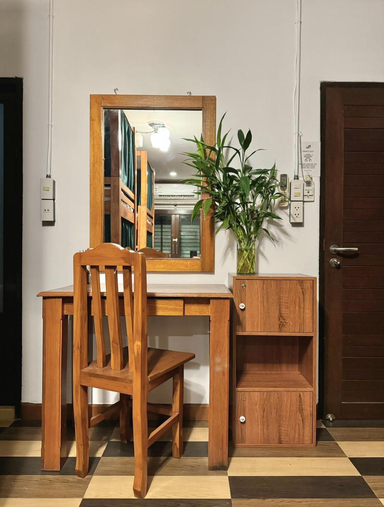 Propaganda Hostel Ko Pha Ngan Room photo